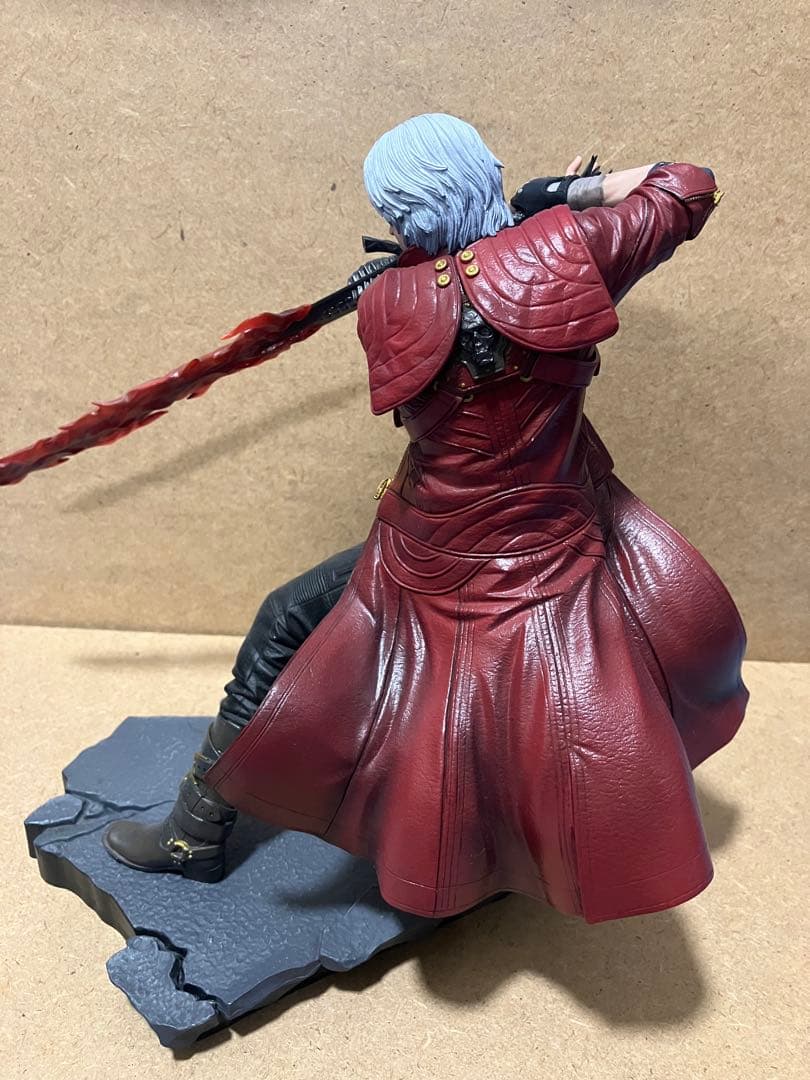 デビルメイクライ5 ダンテ　フィギュア