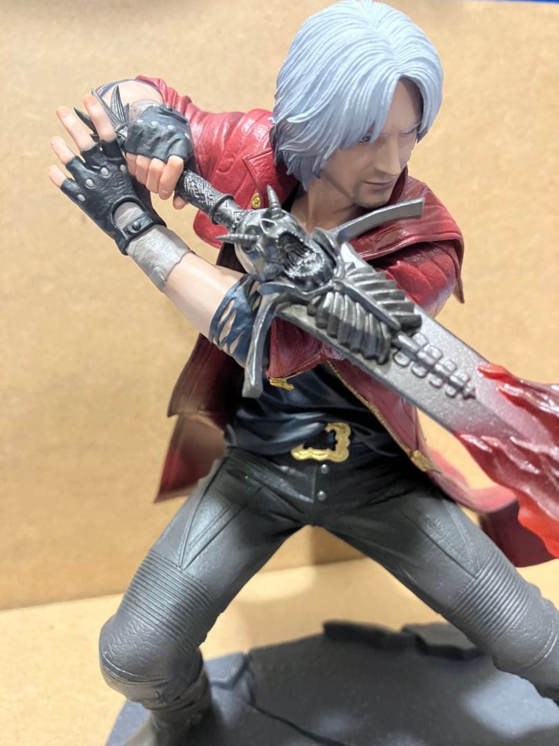 デビルメイクライ5 ダンテ　フィギュア