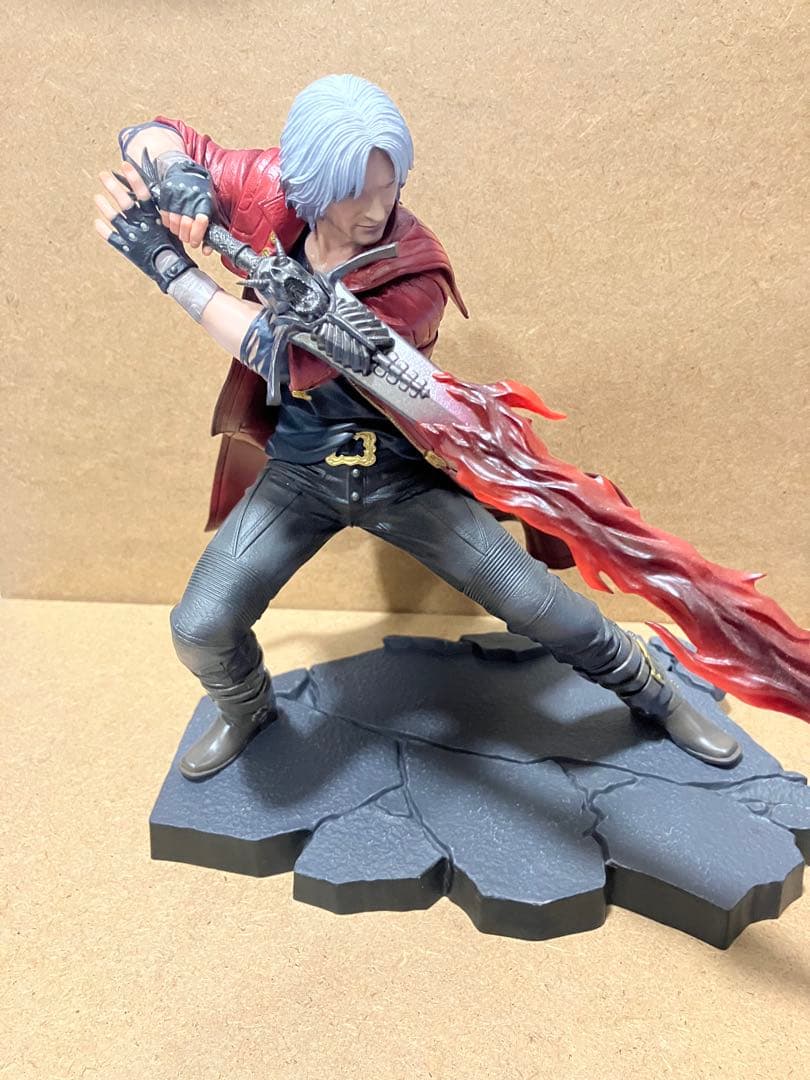 デビルメイクライ5 ダンテ　フィギュア