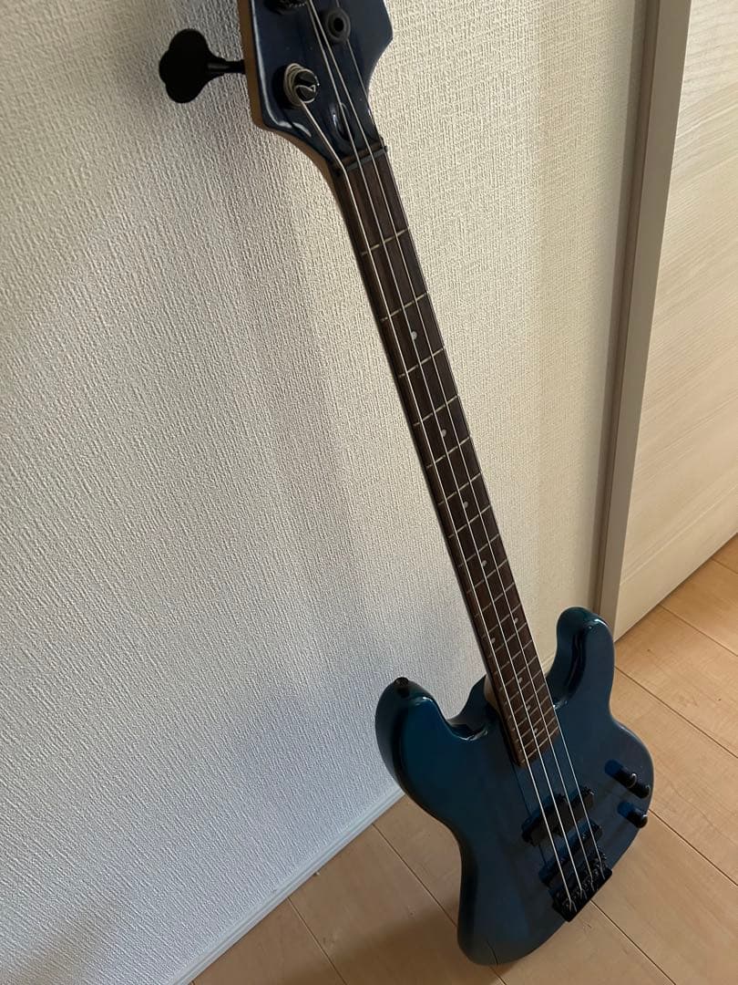 Charvel Model 2B ベース