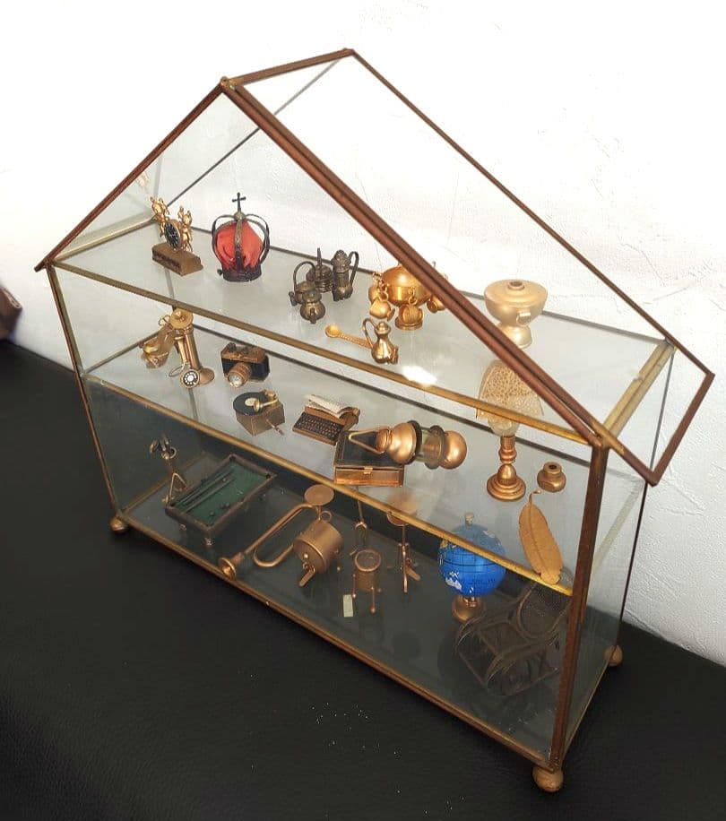 お値下げ　アンティーク真鍮調 コレクション　ガラス製ケース付き　レトロかわいい