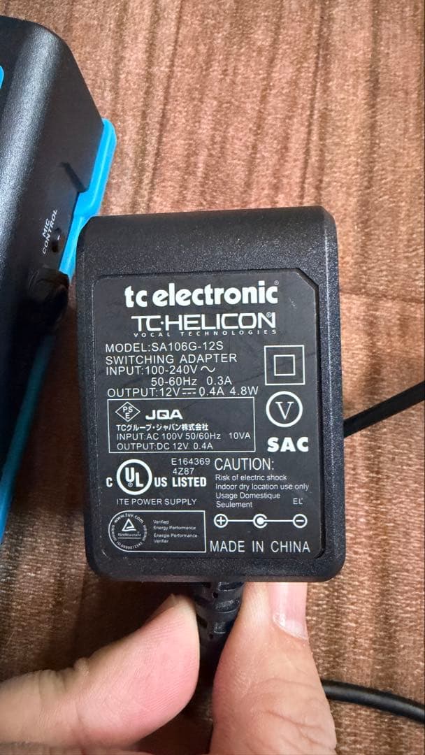 TC-HELICON VoiceTone C1 アダプター付属