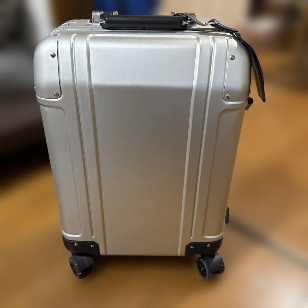 ZERO HALLIBURTON キャリーケース