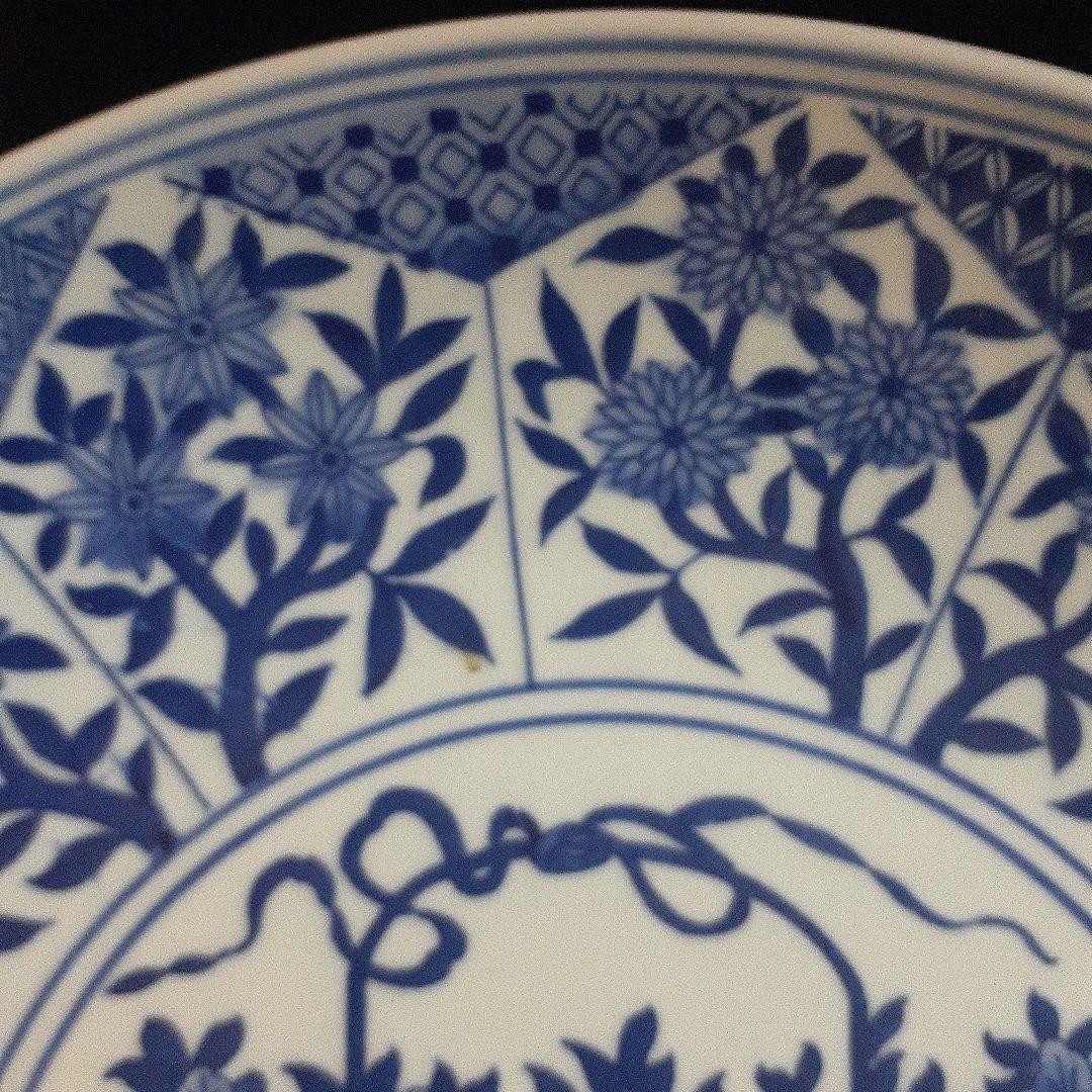 大明万暦年製染め付け花籠図大皿