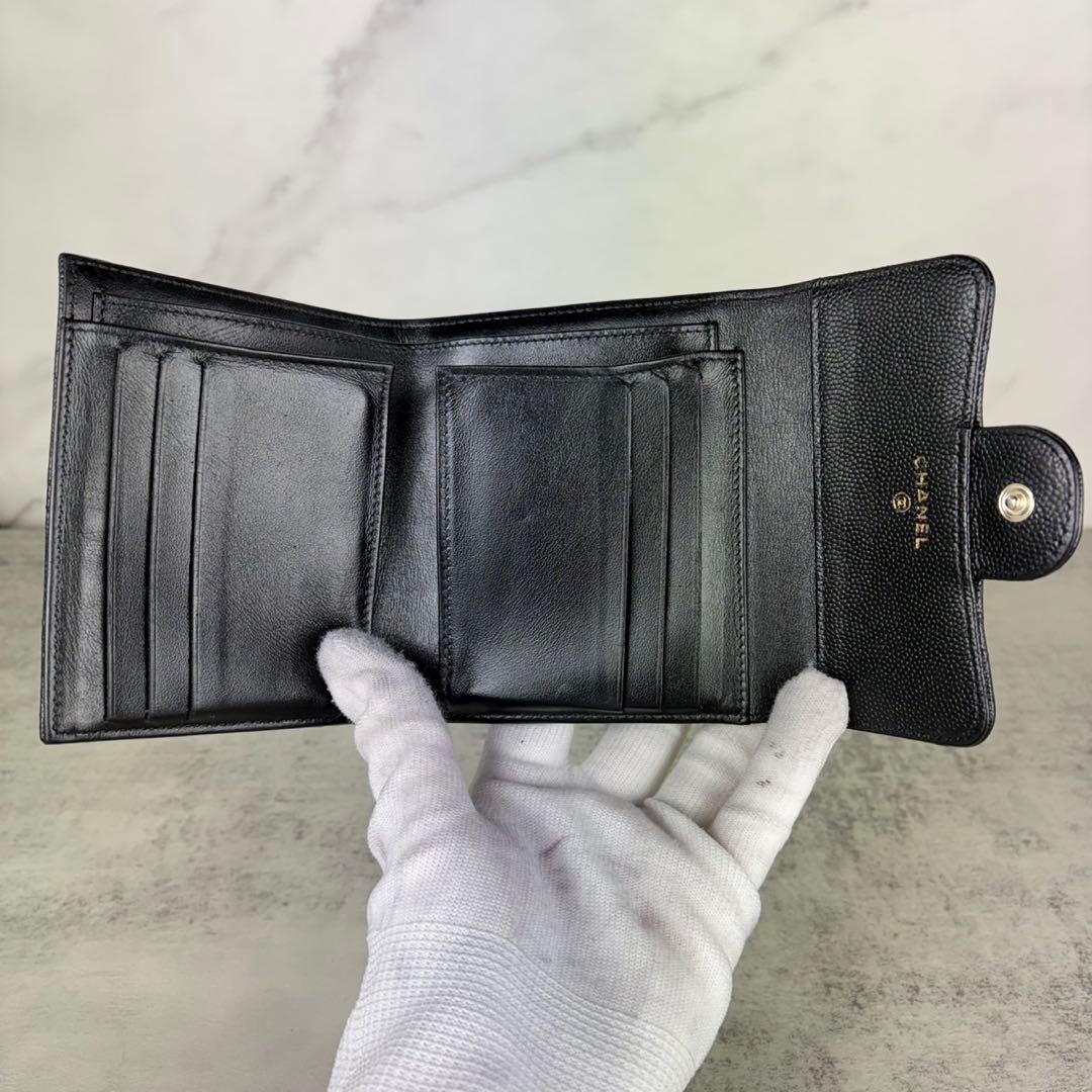 CHANEL キャビアスキン　マトラッセ　三つ折り財布　背面ケース