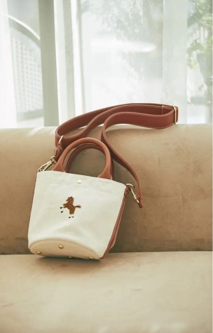 新品未使用★SEVENTEN by MIHO K馬刺繍ミニショルダーバック