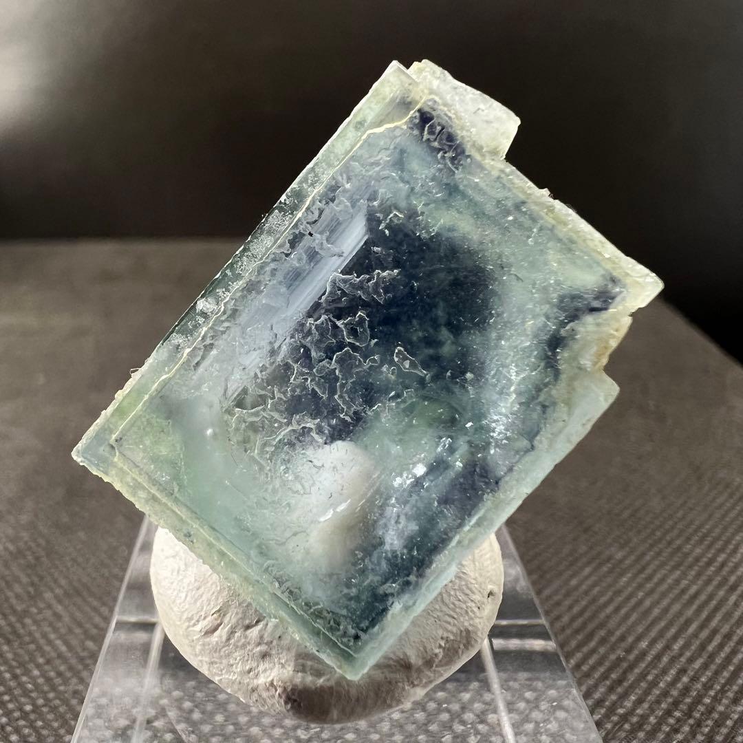 内モンゴル産　ライトグリーン　パープルゾーニングフローライト