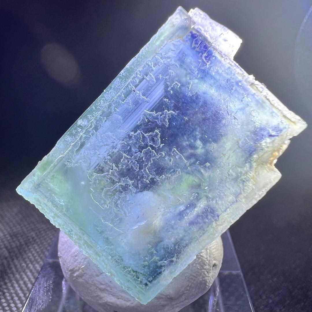 内モンゴル産　ライトグリーン　パープルゾーニングフローライト