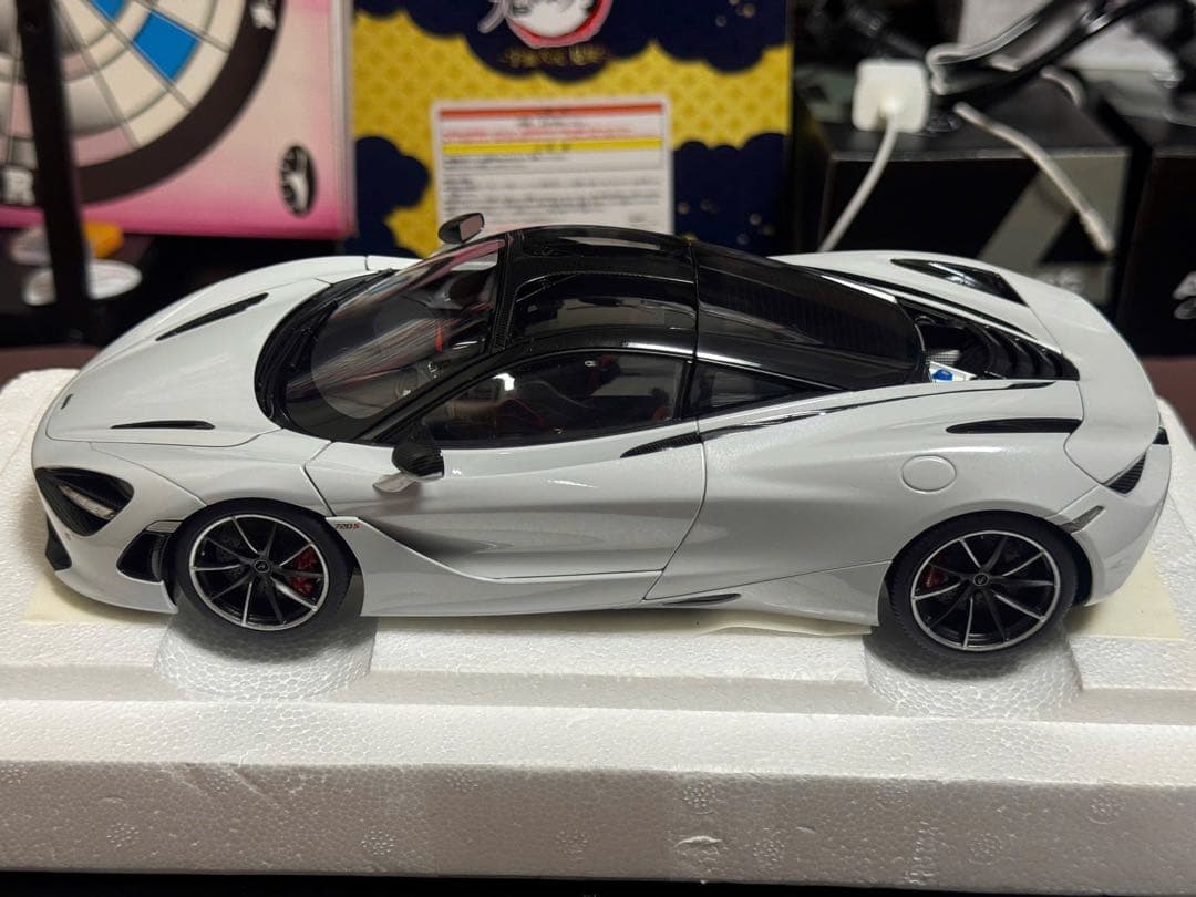 オートアート　McLaren 720s マクラーレン720s 1/18