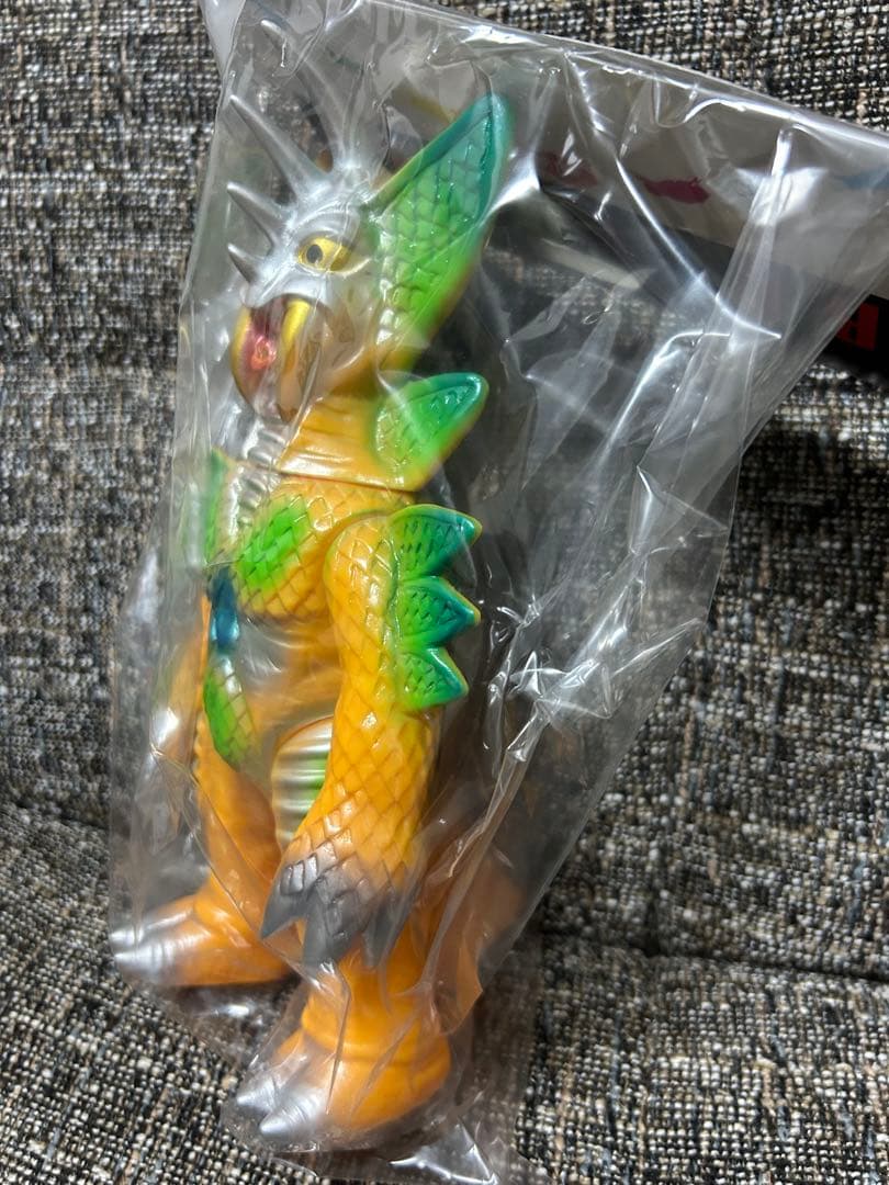 ブルマァクソフビ★ガンダーギラス（イエロー）流星人間ゾーン マルサン M1号