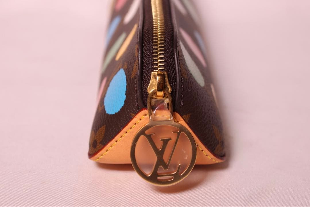 LOUIS VUITTON ルイヴィトン草間彌生トゥルースエリザベットペンケース