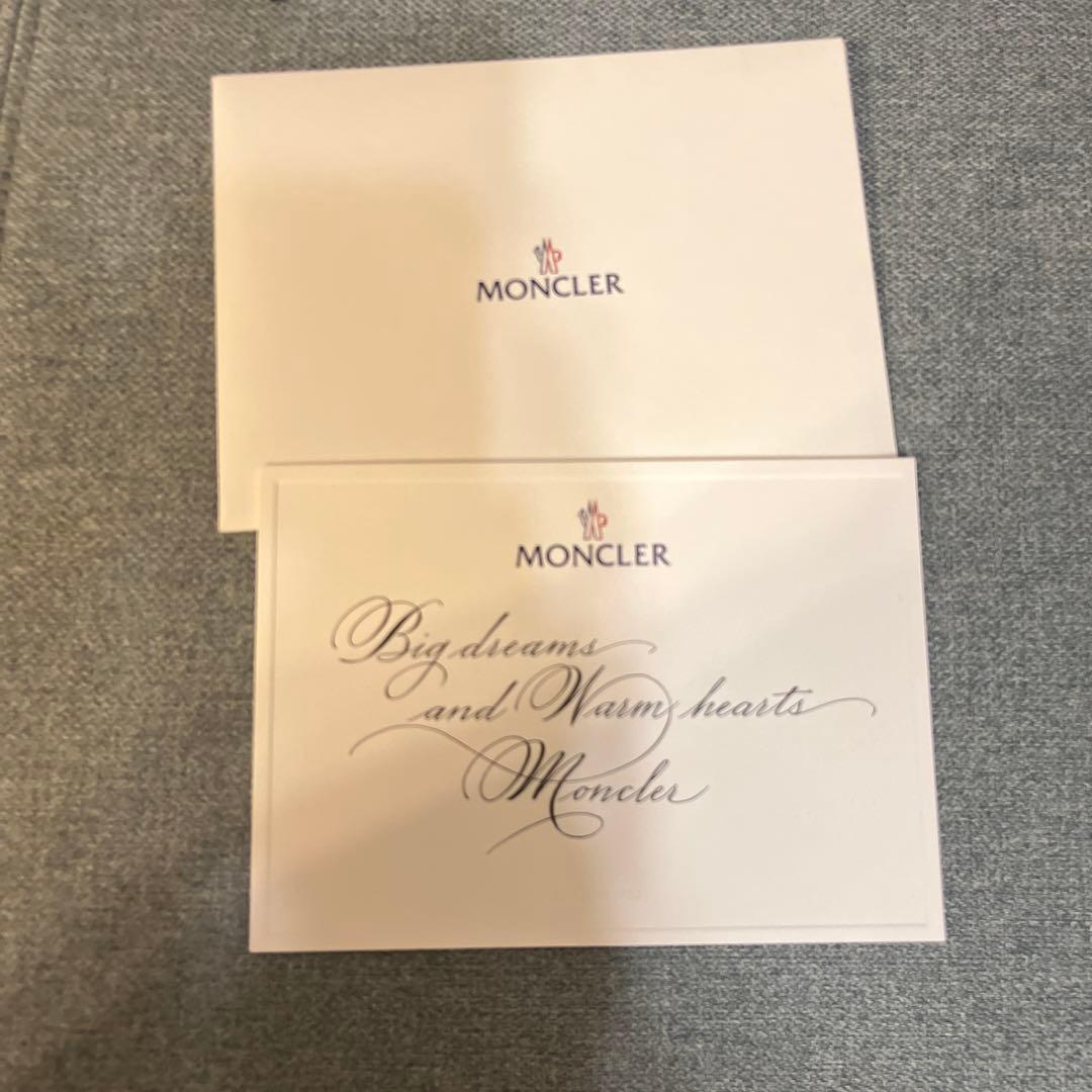 MONCLER ブラック手袋 ロゴパッチ付き