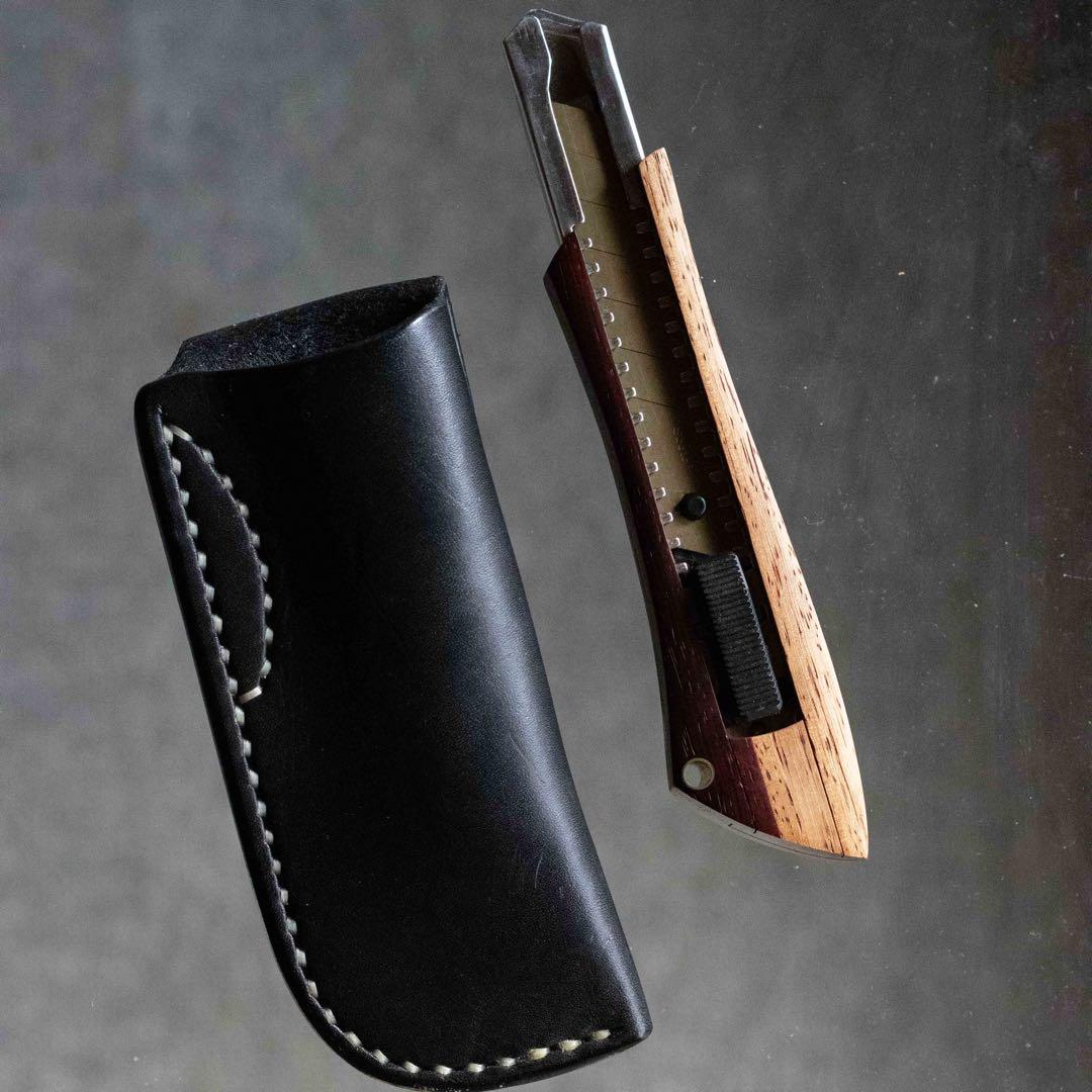 カッターナイフ　レザーケース付き