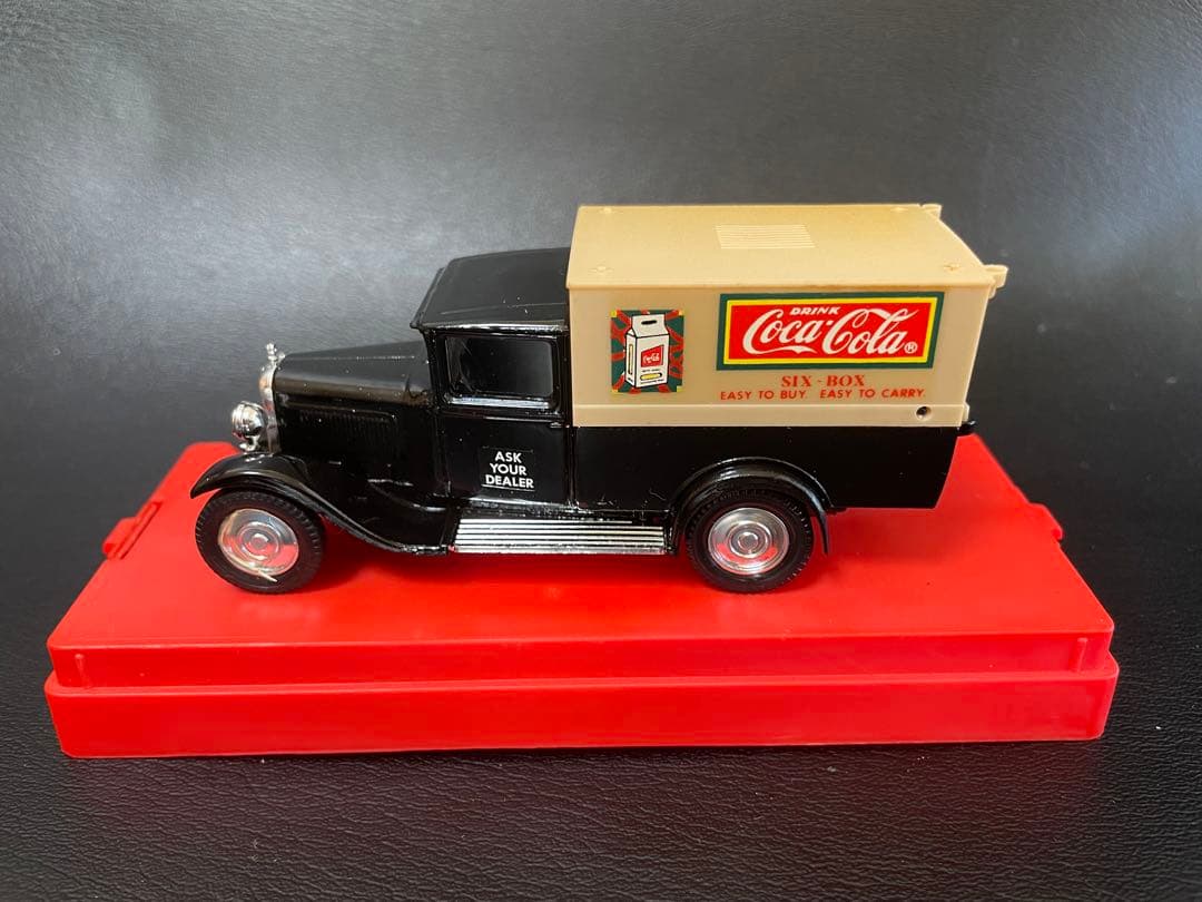 1/43スケール　コカコーラ　ダイキャストメタル　SOLIDO社　フランス製