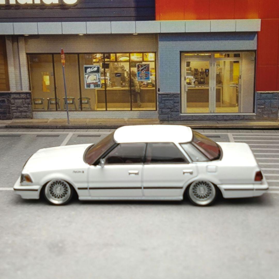 TLV トヨタ クラウン 3.0 ロイヤルサルーンG (カスタム品)