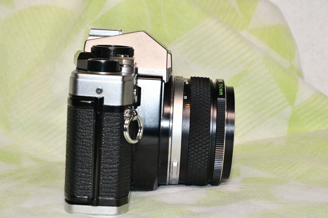 《動作品》OLYMPUS OM10 Silver+50/1.8 a406