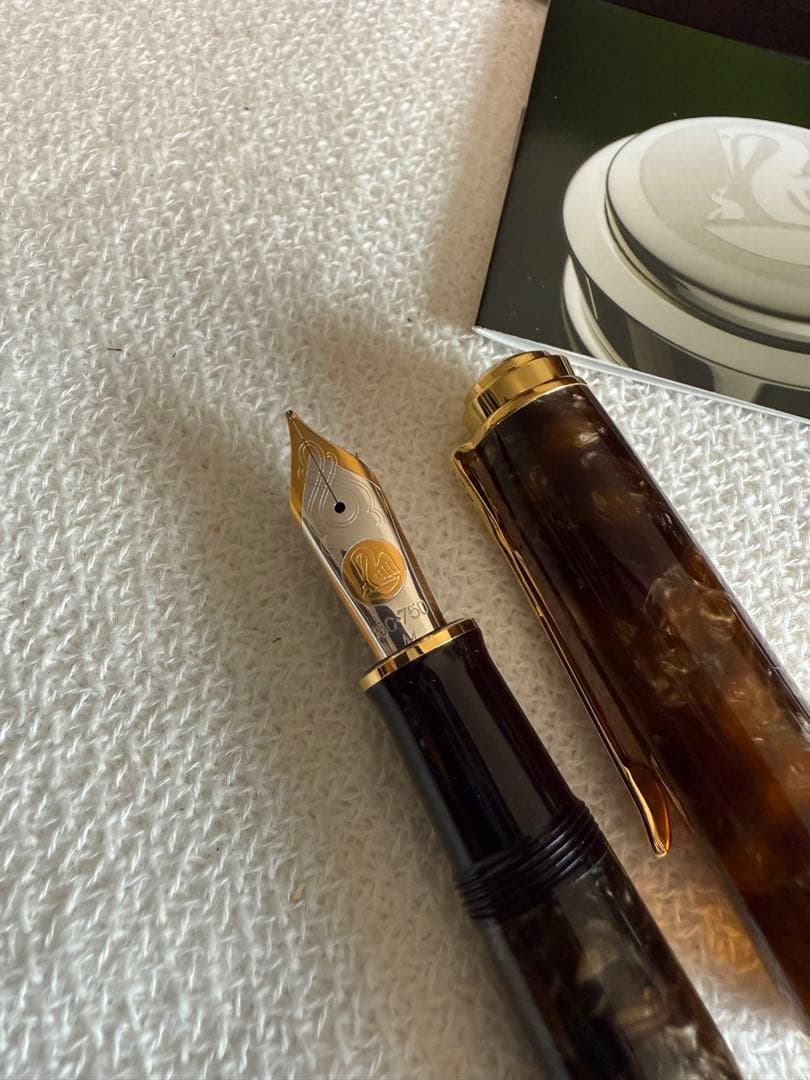 ペリカン万年筆2024年限定品M1000，未使用品