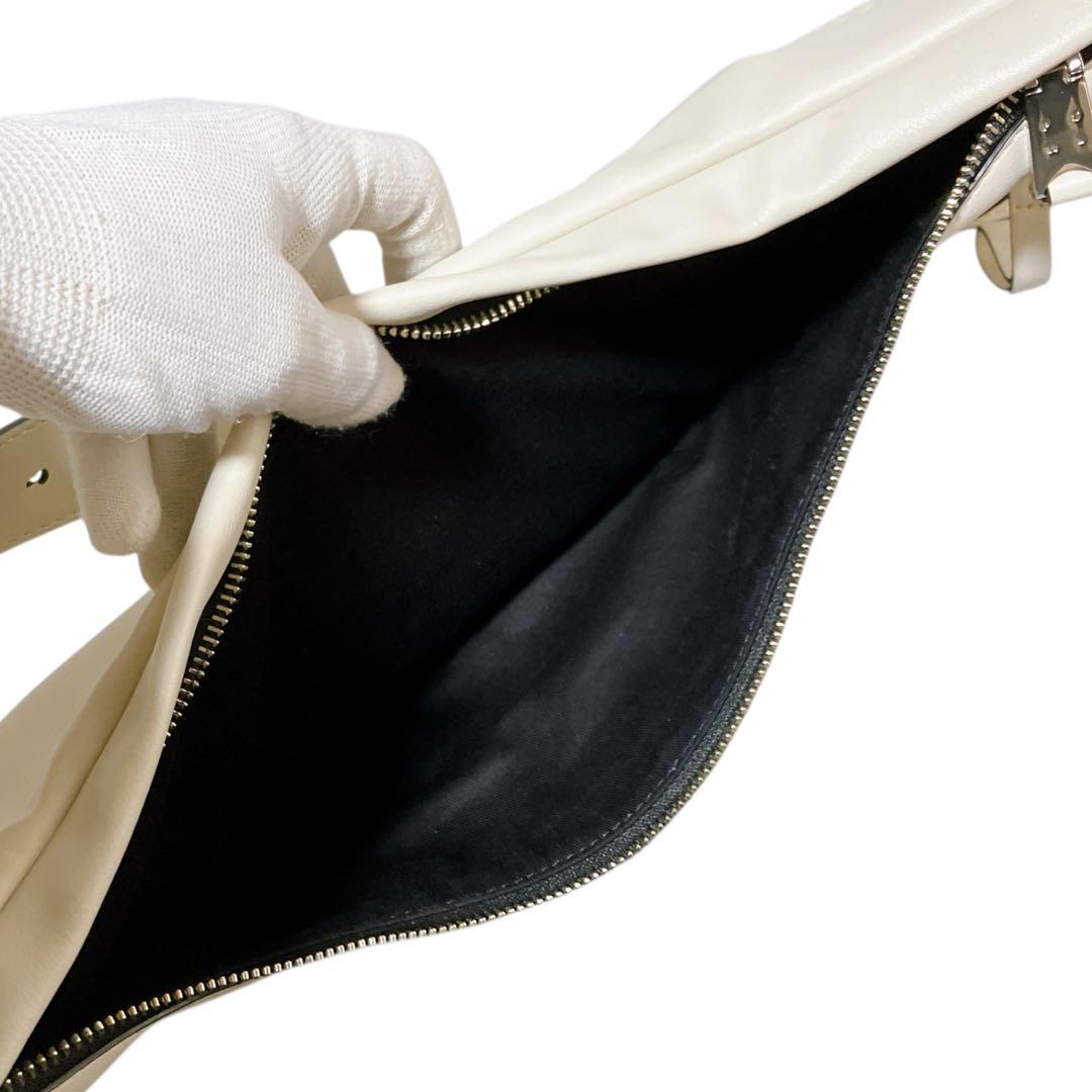 プロエンザスクーラー 良品 斜め掛け可 ラウンドショルダーバッグ ホワイト系