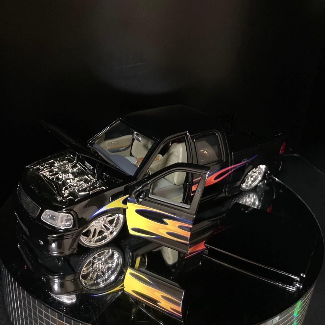 jada toys DUB Ford F-150 1/24 ホーミーズ付き