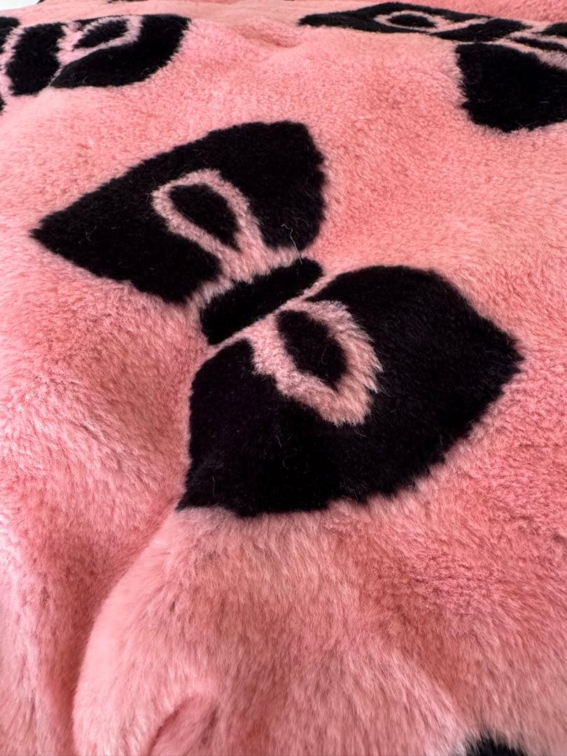 ★新品未使用★ふわふわ暖かい リボン柄ファーベッド リバーシブル 小型犬 小動物