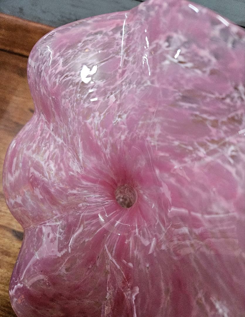 フランスアンティーク オパリンガラス クリシー 大振りのフリル 花瓶 花器