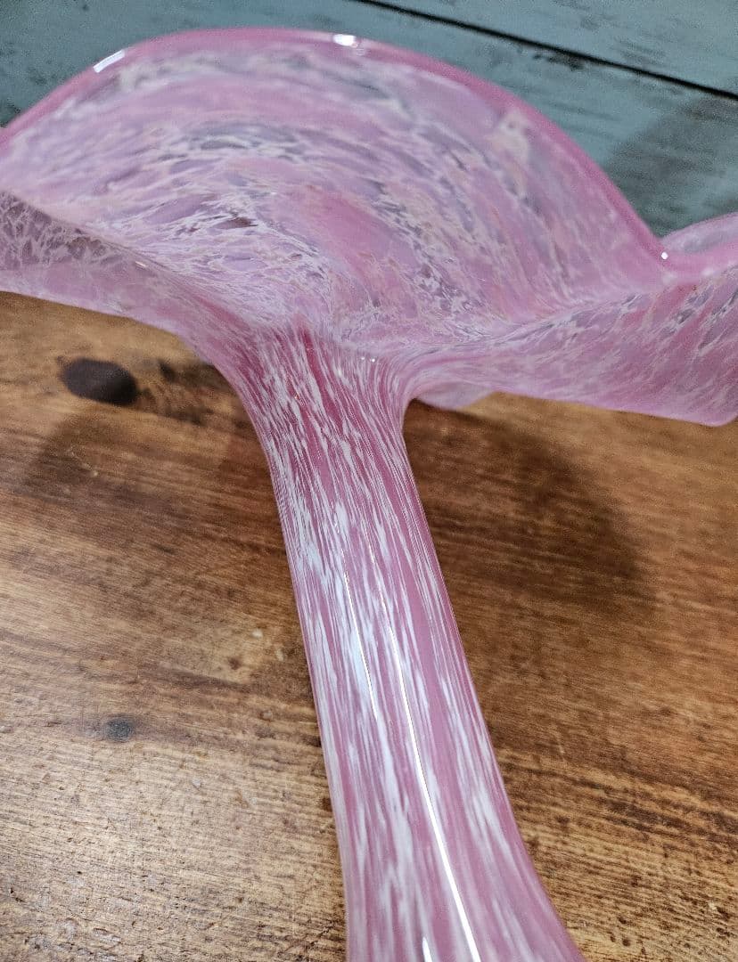 フランスアンティーク オパリンガラス クリシー 大振りのフリル 花瓶 花器