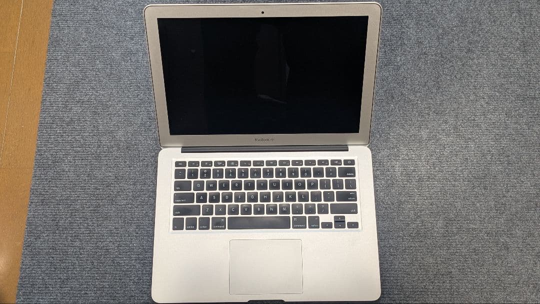 Apple MacBookAir Mid2011 シルバー 充電器付き