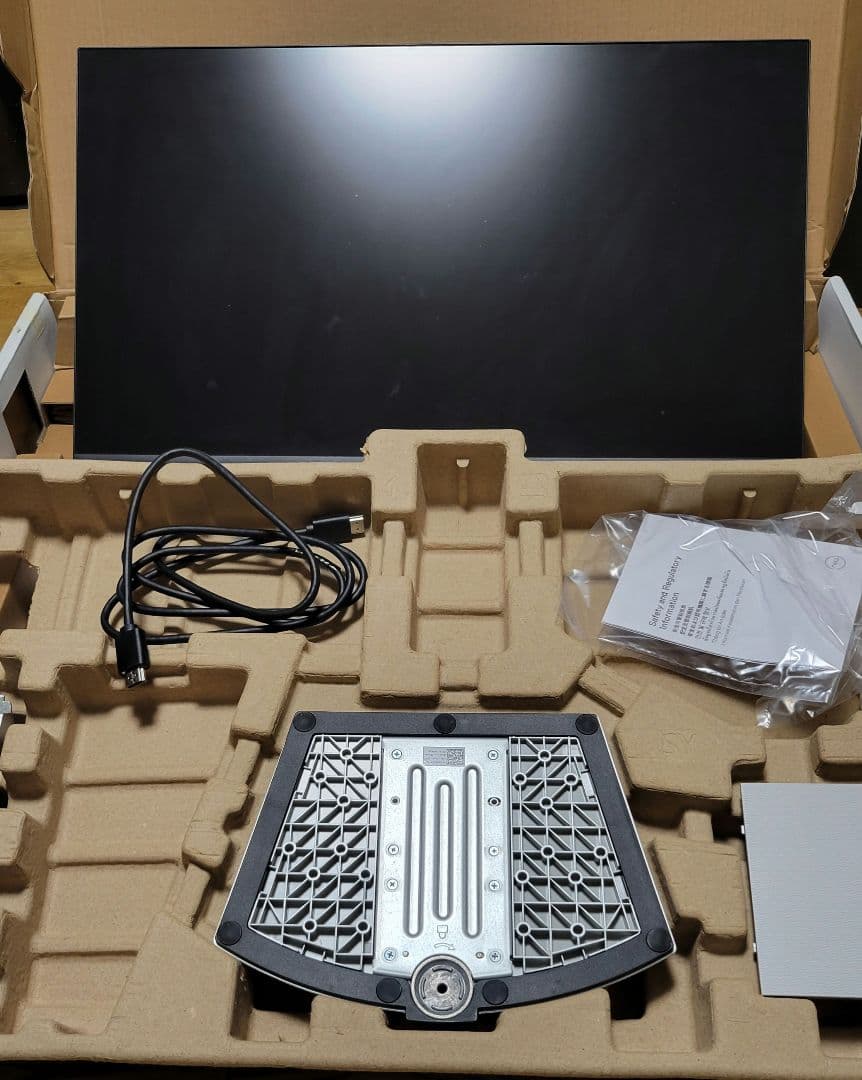 DELL S2721Q 27インチ 4K モニター 本体