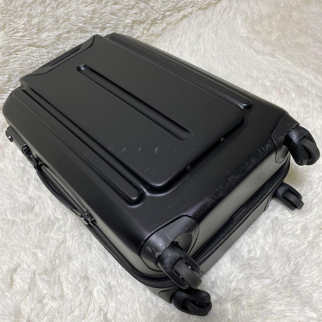 NMZ 　✨希少✨　イノベーター　スーツケース　4輪軽量ハードタイプ