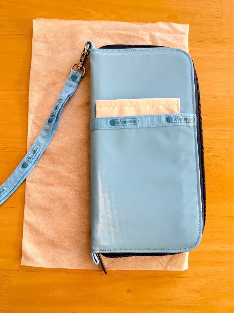 LeSportsac ひとりっぷMASTER TRAVEL WALLET