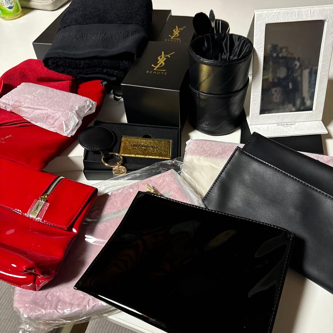 Yves Saint Laurent メイク道具 セット　ノベルティ