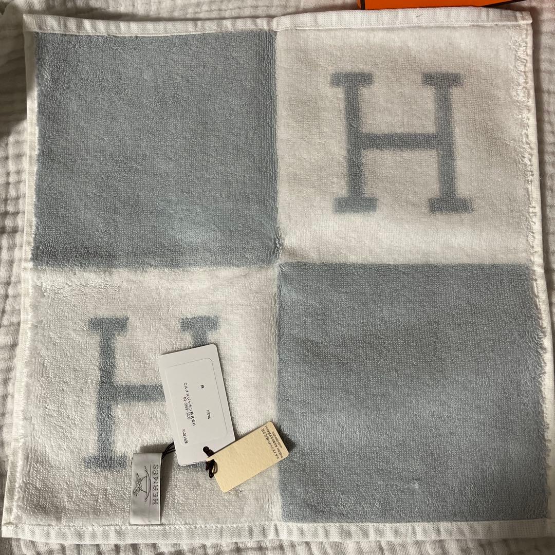 【新品未使用】⭐️HERMES Hロゴ タオルハンカチ ホワイト/グレー　エルメス