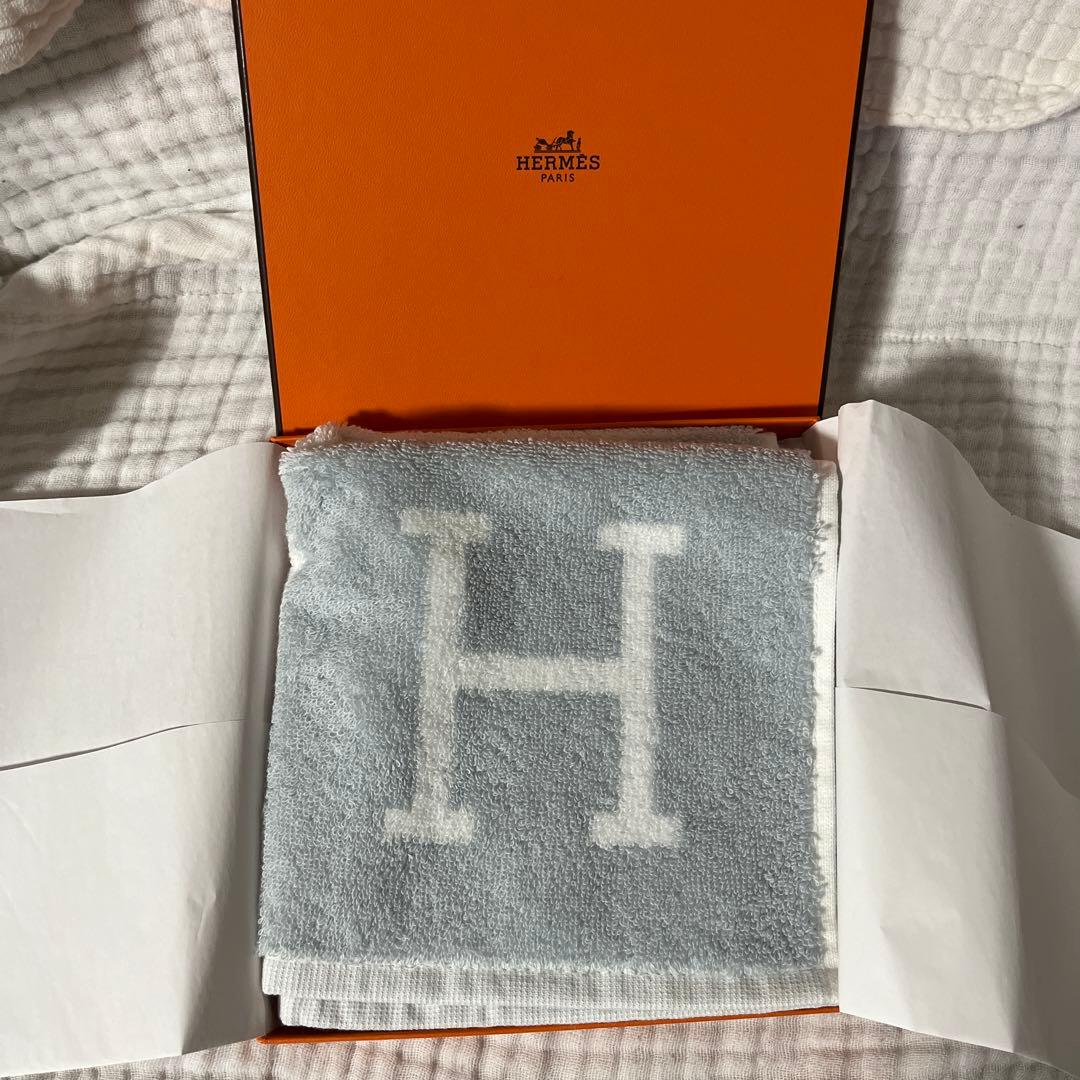【新品未使用】⭐️HERMES Hロゴ タオルハンカチ ホワイト/グレー　エルメス
