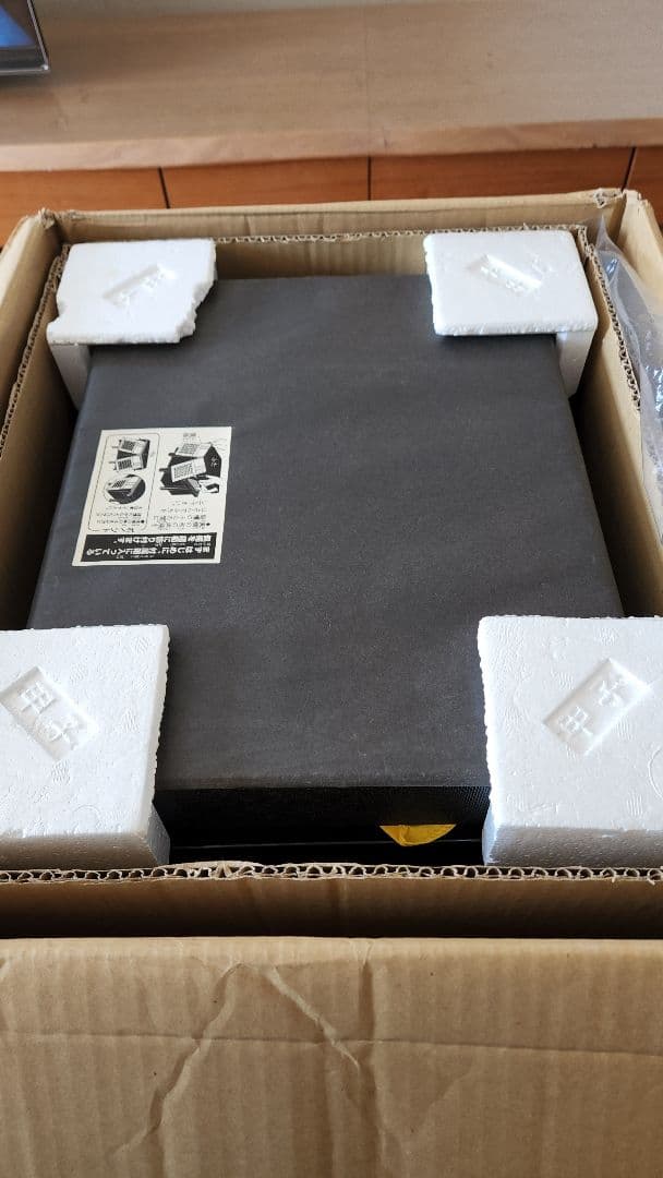 鈴甲子雄山の10号鎧、ジャンク扱いで出品。鍬形は24金張り。年明け価格