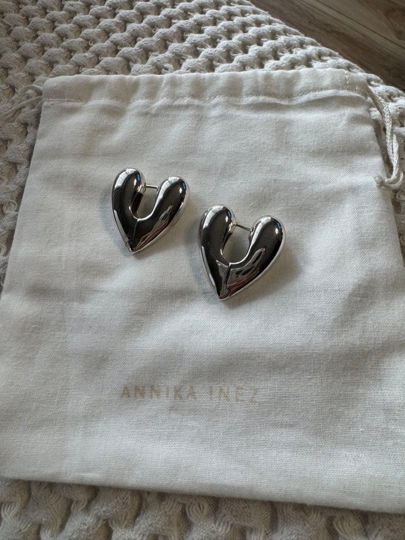 ANNIKA INEZ シルバーハートピアス ラージ