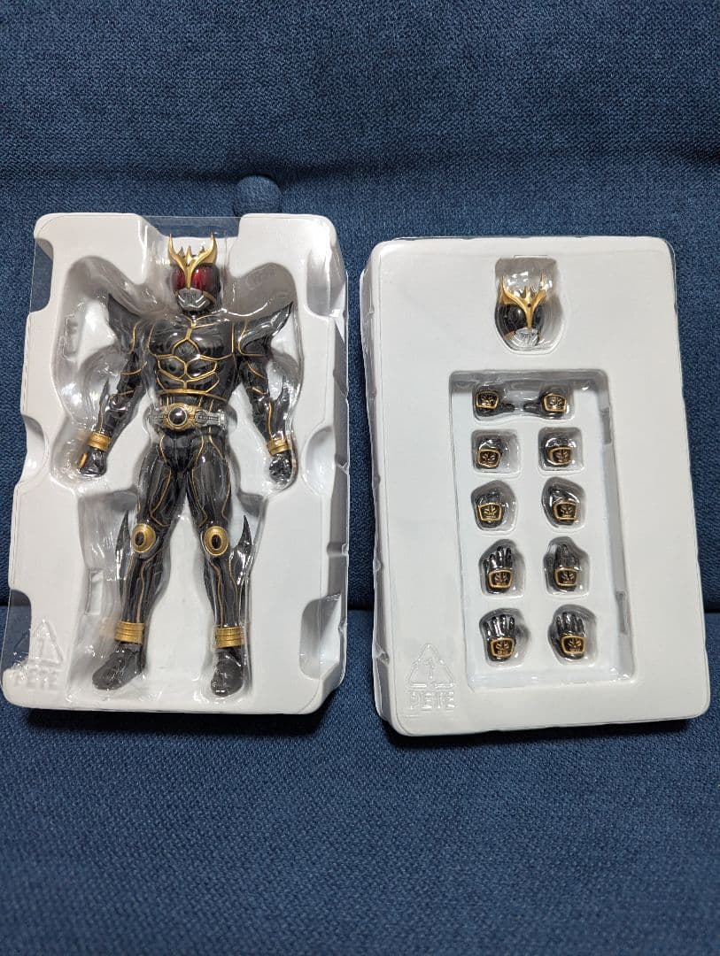 真骨彫 仮面ライダークウガ アルティメットフォーム