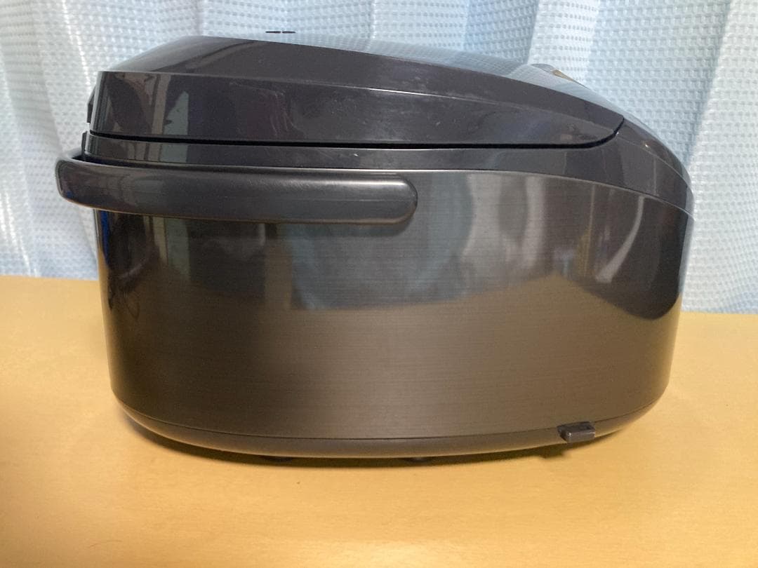 2023年製 TIGER JPW-18E3 IH炊飯ジャー1.8L 10合炊き