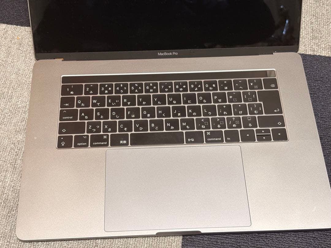 2017 Apple MacBook Pro 15インチ (メモリ16GB)