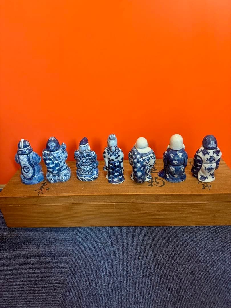 1573  源右衛門 染付七福神 置物 青  共箱 縁起物 オブジェ 飾り物