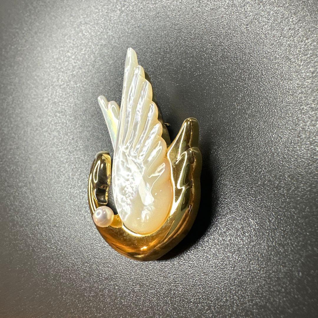 田崎真珠　TASAKI 白鳥デザイン ブローチ シルバー製　ゴールドトーン　外箱