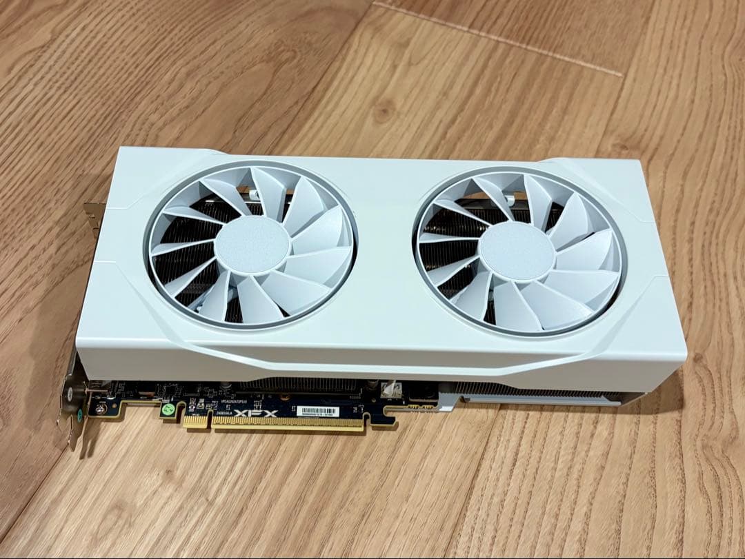 XFX RX9060XT 16GB White 新古美品 箱有