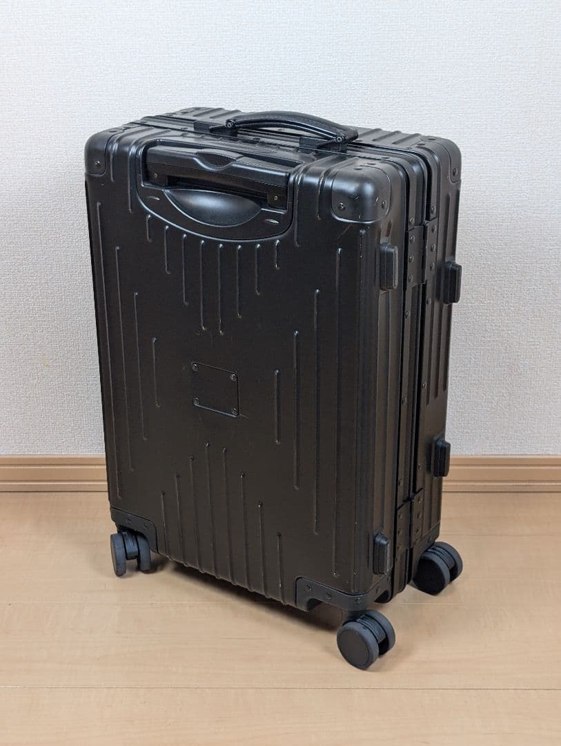 【機内持込可】innovator INV1811 36L ブラック スーツケース