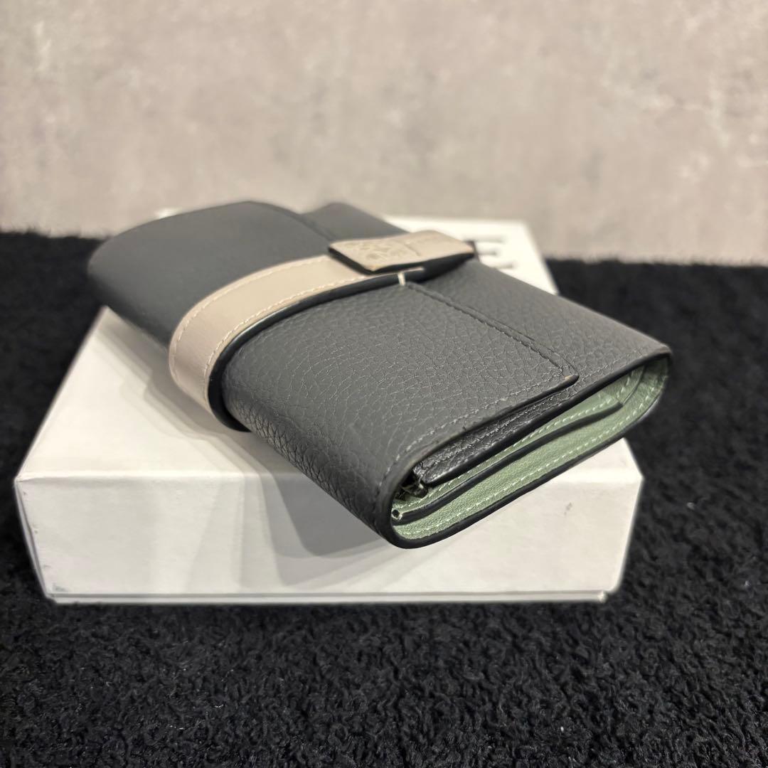 美品 LOEWE ロエベ バーティカルウォレット スモール グレイ グリーン