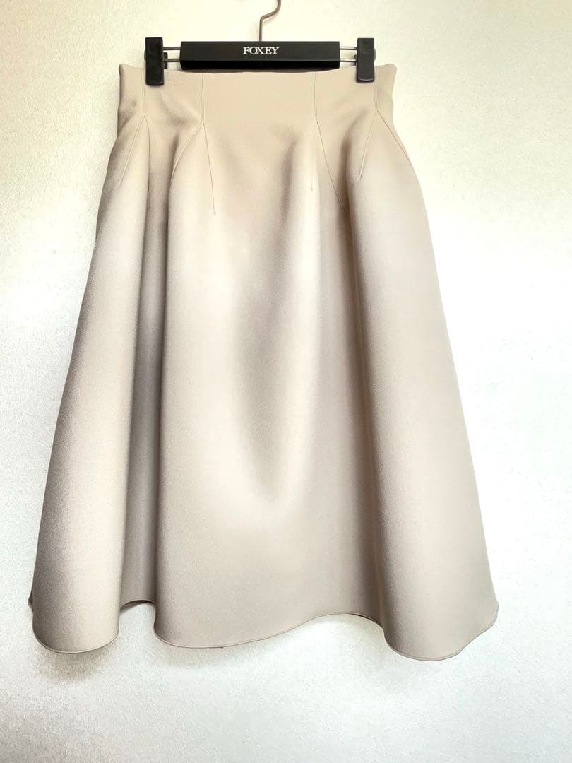 【DAISY LIN for FOXEY 】美品　フレアスカート ベージュ 40