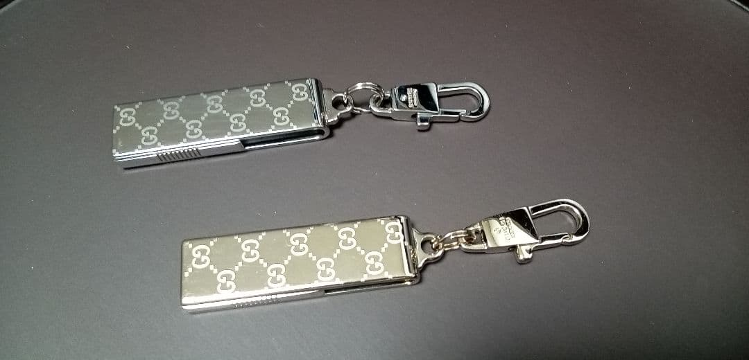 金銀　GUCCI グッチ GG柄 8G　USB ストラップ　キーホルダー