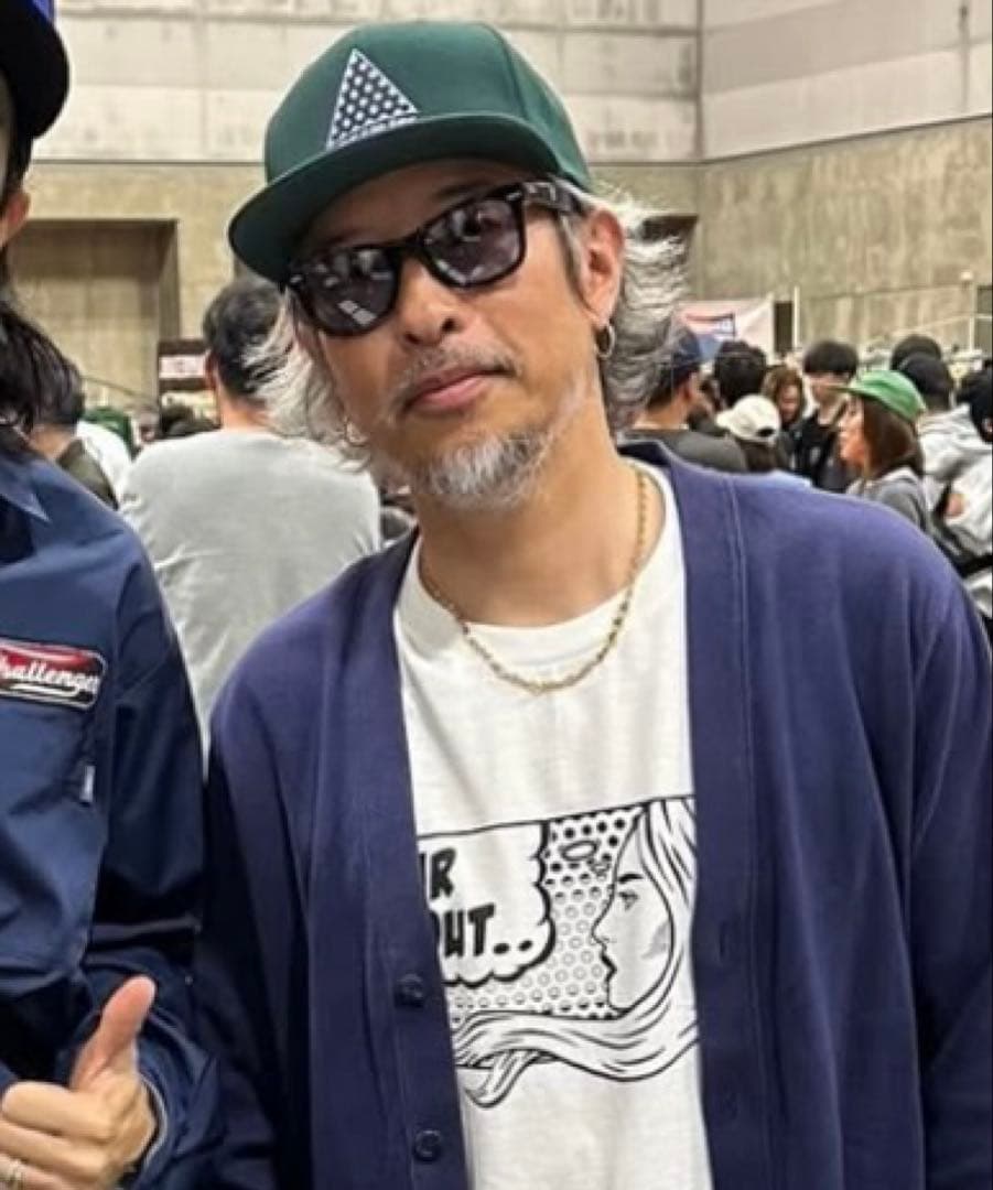 新品 XL love ear art ラブイヤーアート FAR OUT Tシャツ