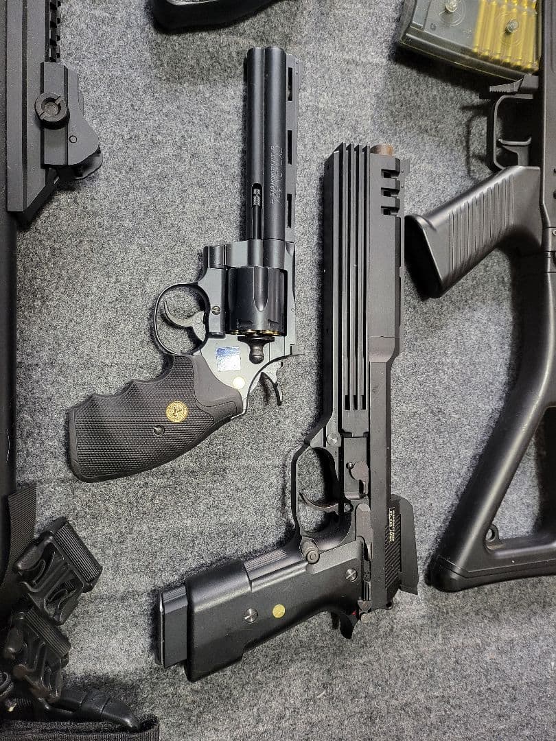 電動エアガン、ガスブローバック、インテリア雑貨※機能保証無しのジャンク品