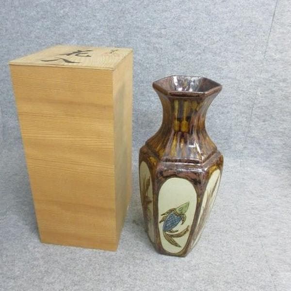 琉球やちむん魚文六角瓶 [B27001]