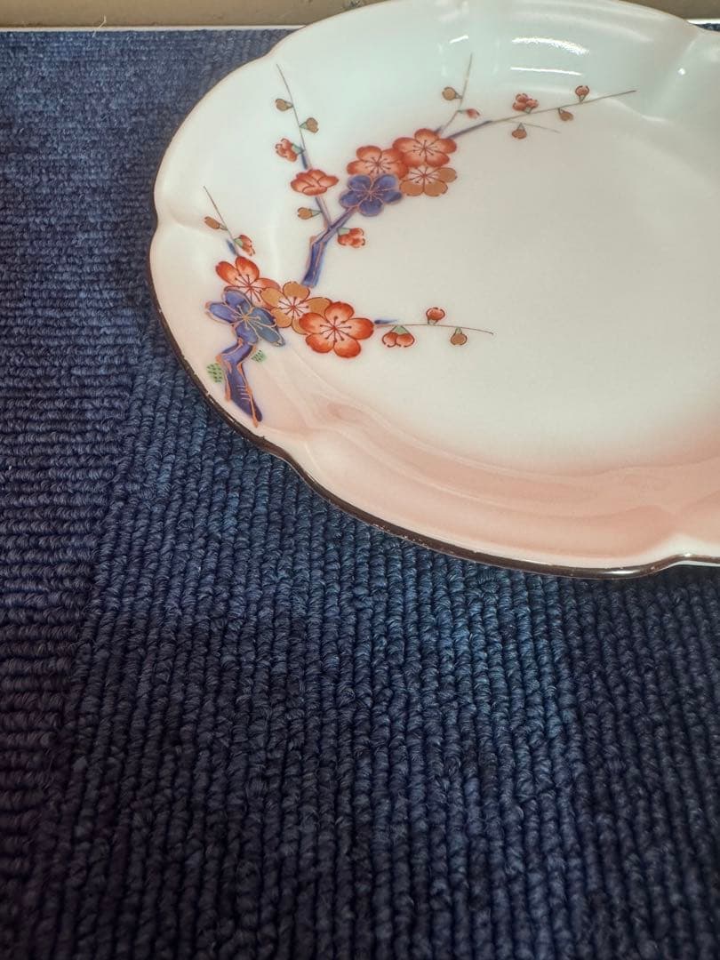 1708 深川製磁　梅文　花型皿　3客