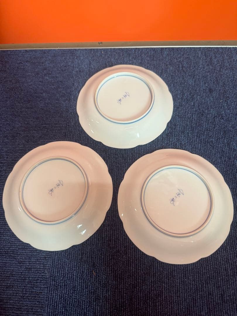 1708 深川製磁　梅文　花型皿　3客